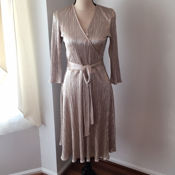 Leota Dresses & Skirts - Leota medium champagne color dress